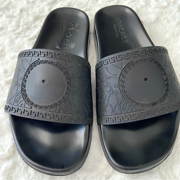 Versace La Medusa Pool Slides - Picture 2 of 14